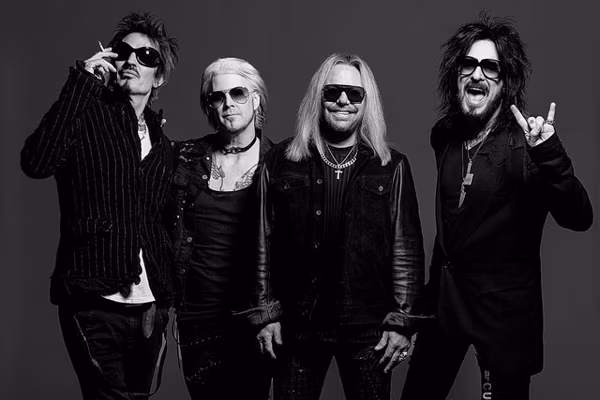 The Return Of The Carnival Of Sins: Mötley Crüe