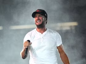 Luke Bryan with Lanie Gardner, Karley Scott Collins and Shane Profitt