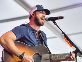 Riley Green with Randy Houser, Kashus Culpepper and Hannah McFarland